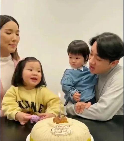 小育娱乐吃瓜,揭秘娱乐圈吃瓜背后的真相